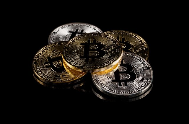 Pourquoi les investisseurs s'orientent-ils vers les contrats à terme sur le Bitcoin?